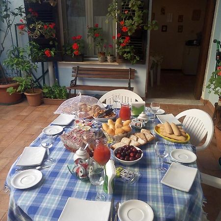 I Tre Scalini Bed & Breakfast Стинтино Екстериор снимка