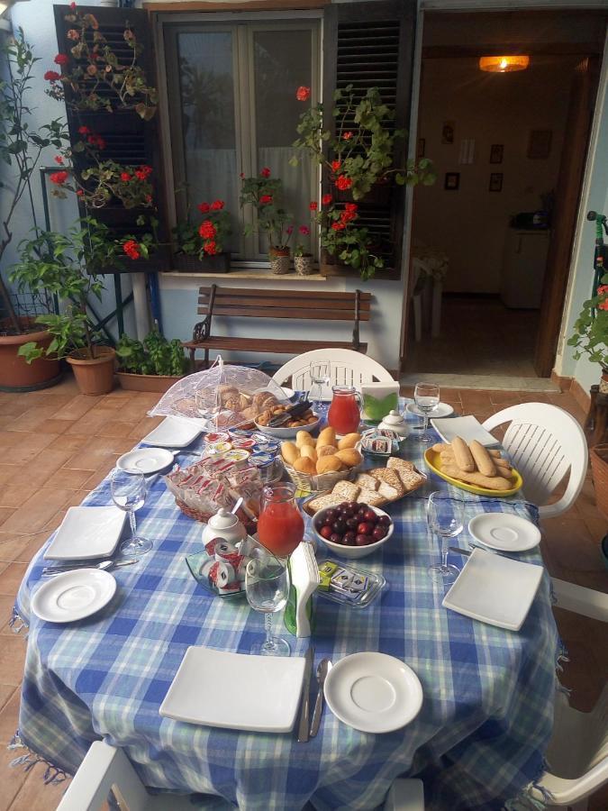 I Tre Scalini Bed & Breakfast Стинтино Екстериор снимка