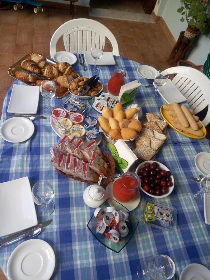 I Tre Scalini Bed & Breakfast Стинтино Екстериор снимка
