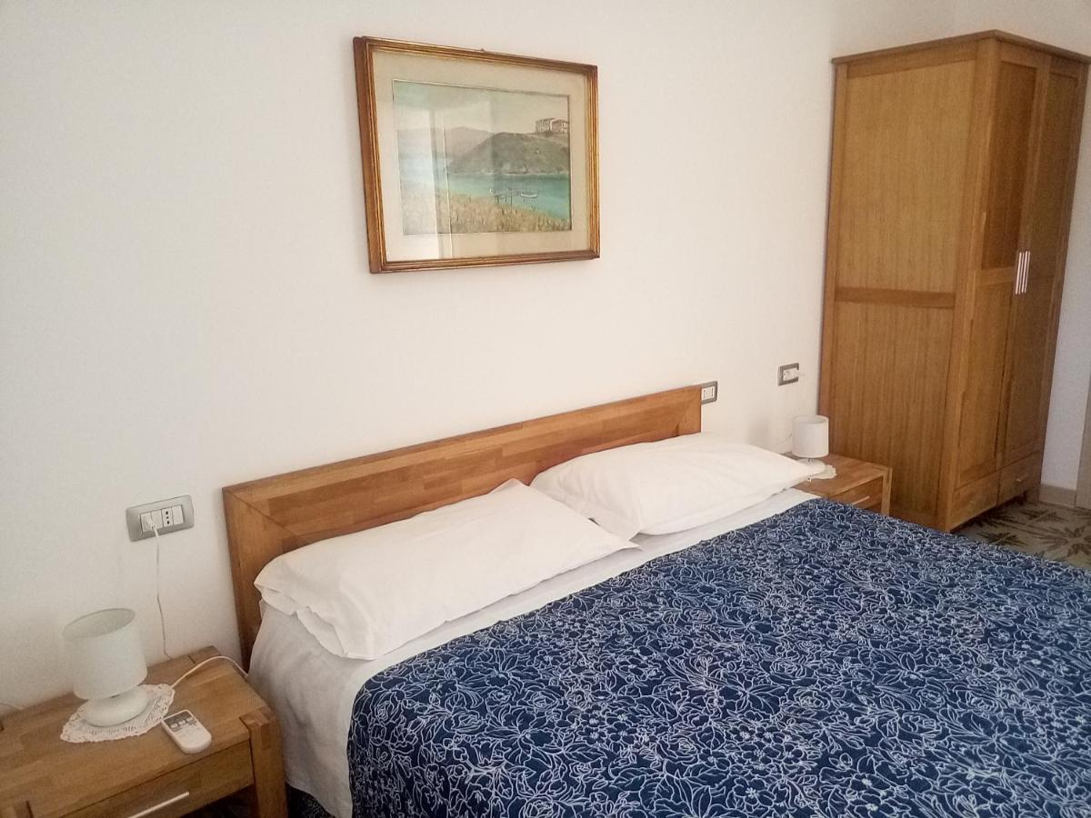 I Tre Scalini Bed & Breakfast Стинтино Екстериор снимка